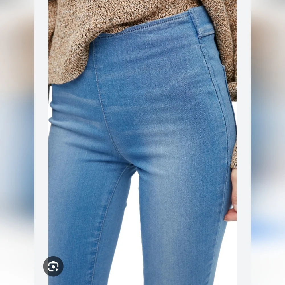 FREE PEOPLE EASY GOEAS IT DENIM JEGGINGS LEGGINGS LIGHT WASH boho Classy Y2k
